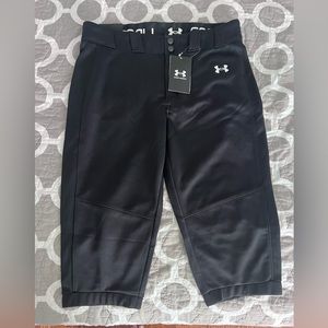 Under Armour Youth Large Girls Softball Pants cropped. Color Black